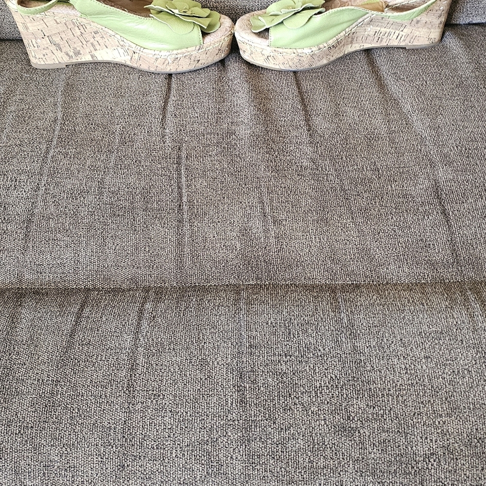 Green Women's Sandals with Floral Detail And Matching Purse. - Picture 7 of 7